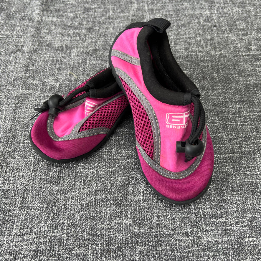 Girls Size 7uk / 25eu Pink Beach Shoes