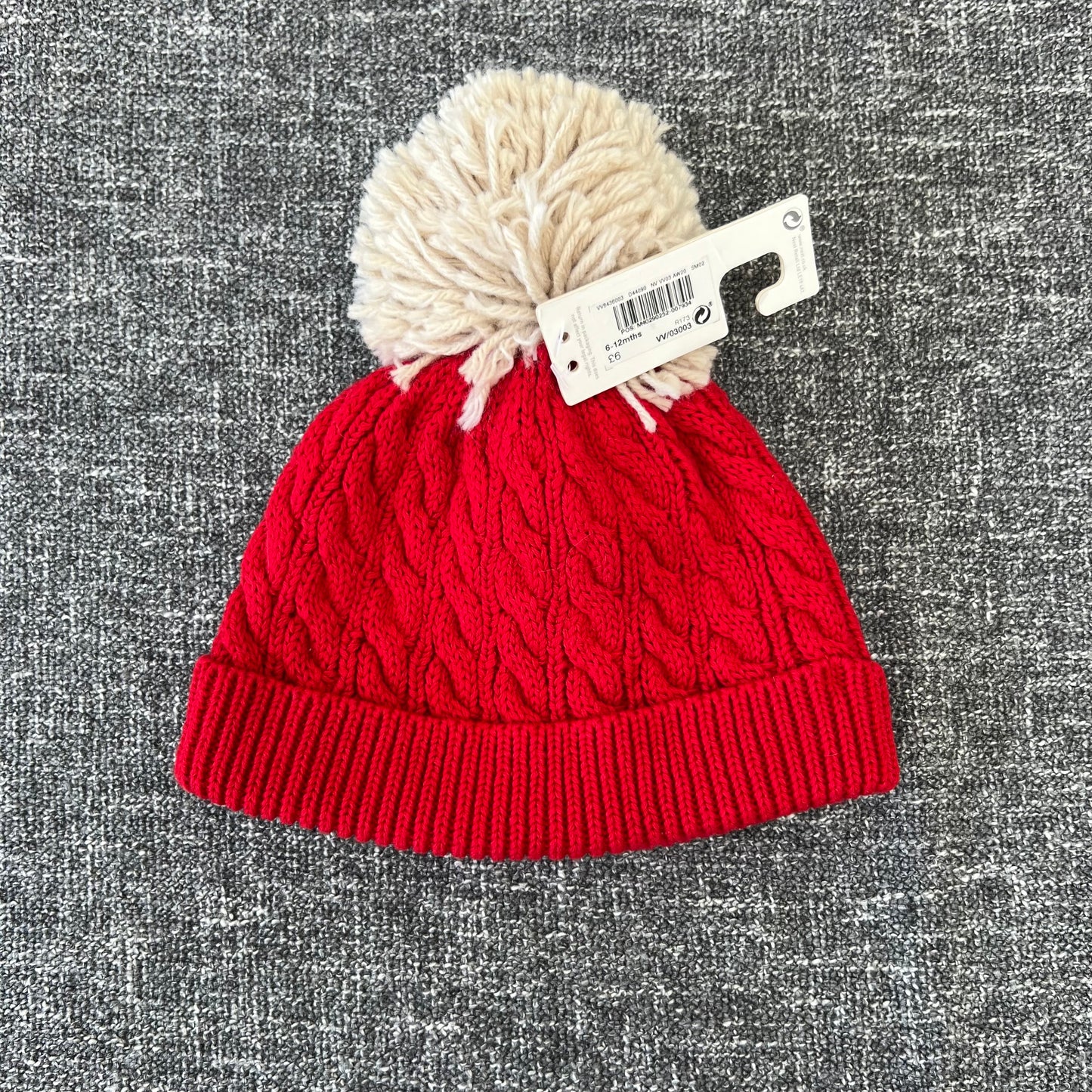 Girls / Boys 6-9 Month Red Cable Knit Bobble Hat NEW