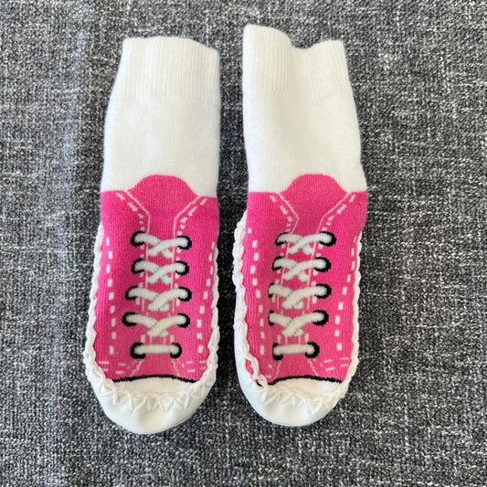 Girls 6-9 Month White & Pink Moccons.