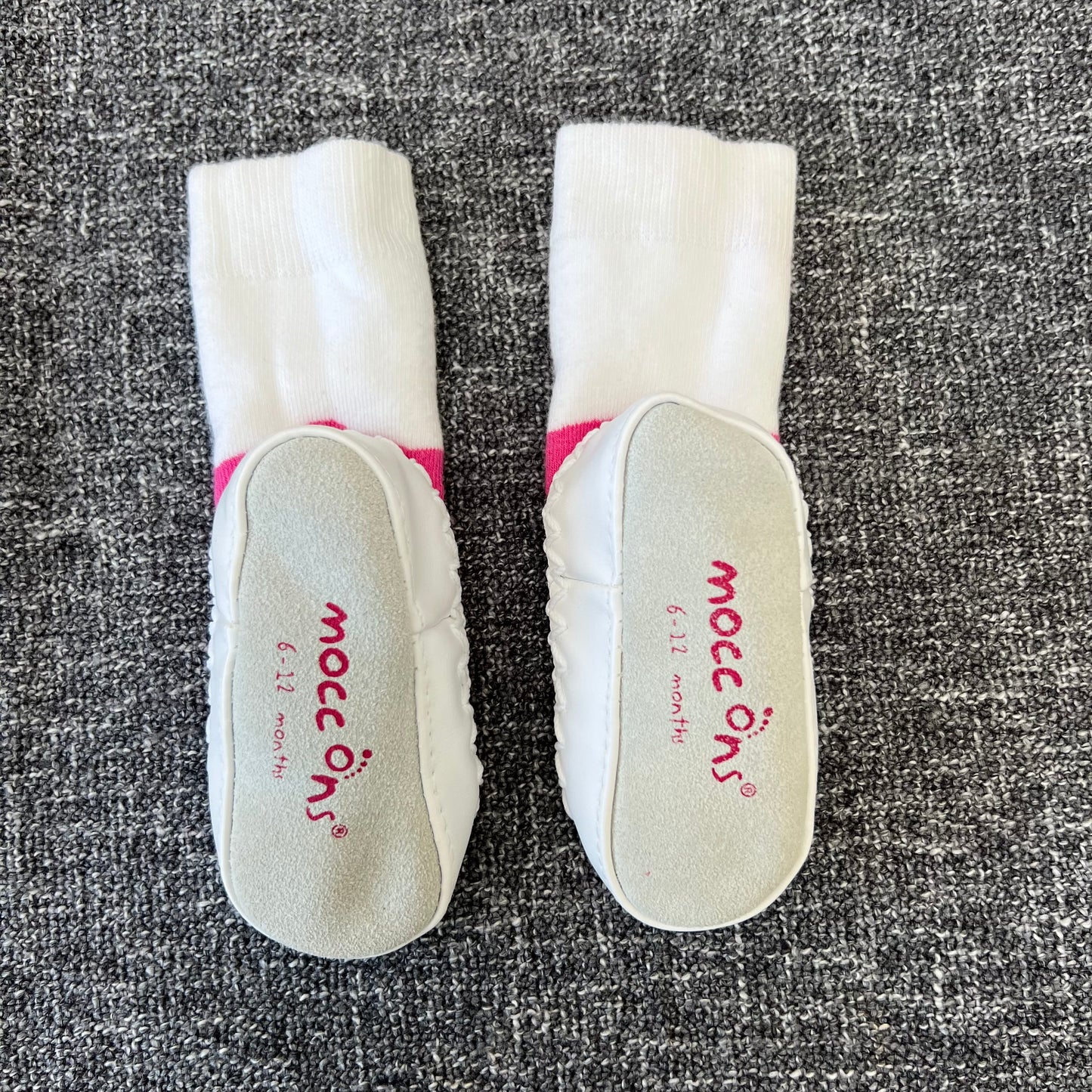 Girls 6-9 Month White & Pink Moccons.