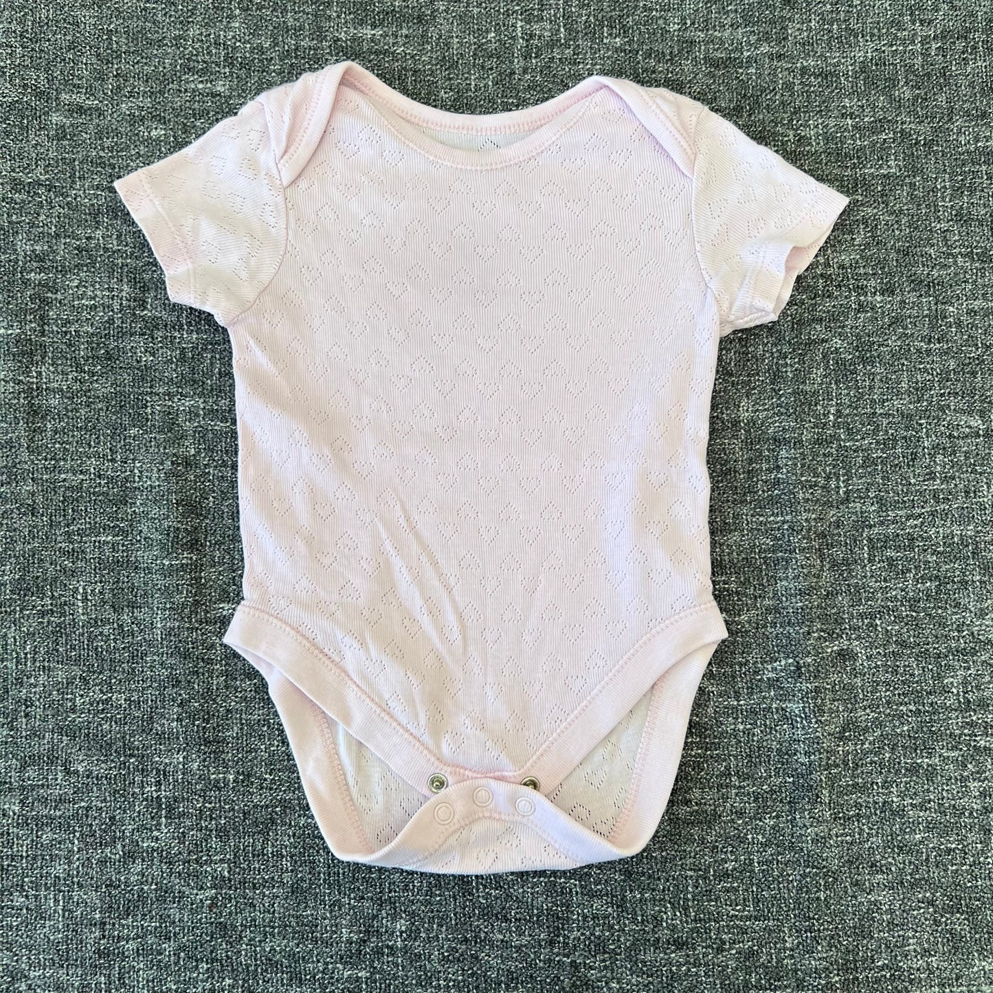 Girls 6-9 Month Pale Pink Short Sleeved Bodysuit With A Heat Pattern