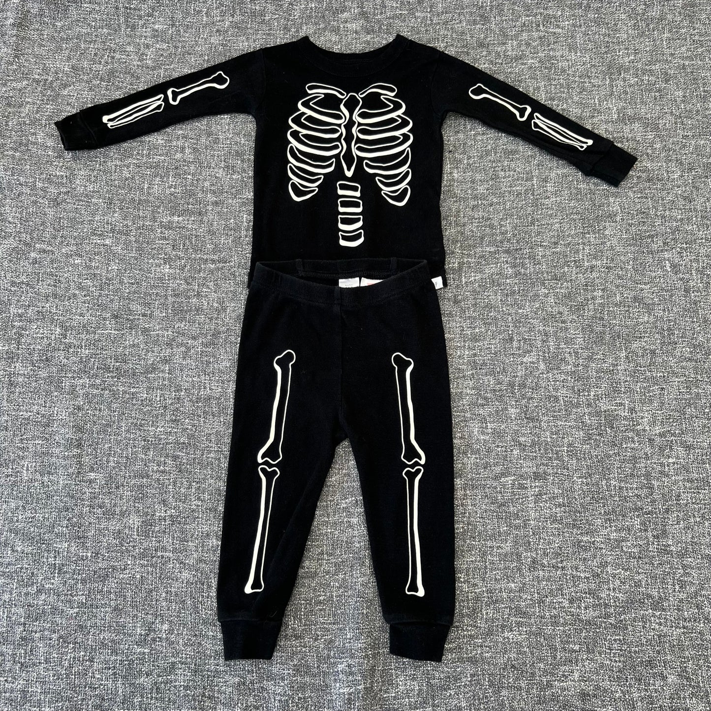 Boys / Girls 12-18 Month Black Glow In The Dark Skeleton Pjs