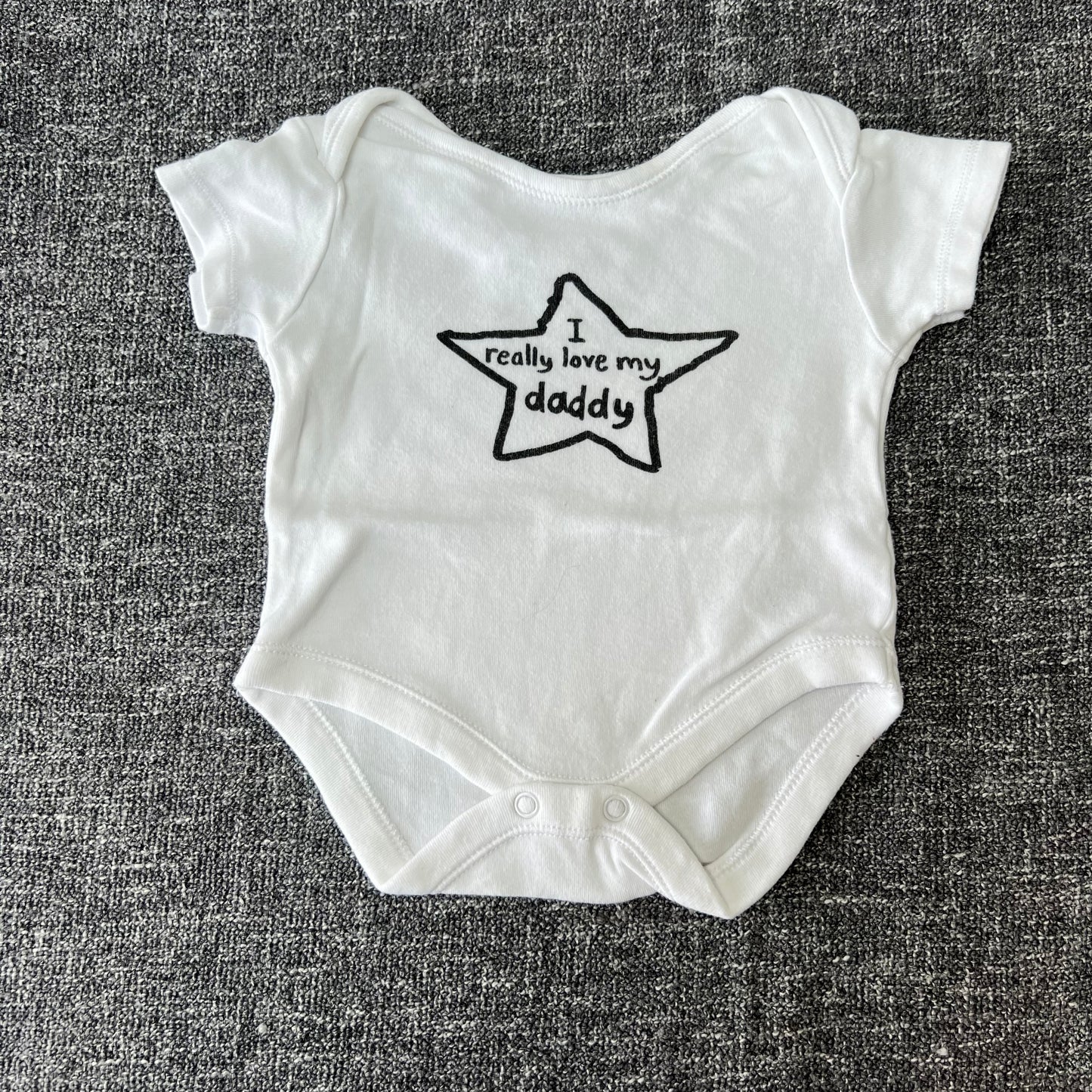 Unisex 0-3 Month White "I Love My Daddy" Short Sleeved Bodysuit