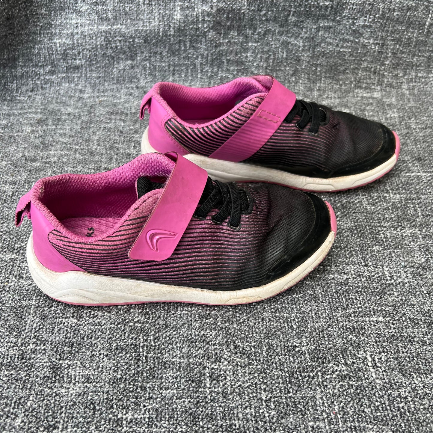 Girls Size 10F Pink & Black Trainers